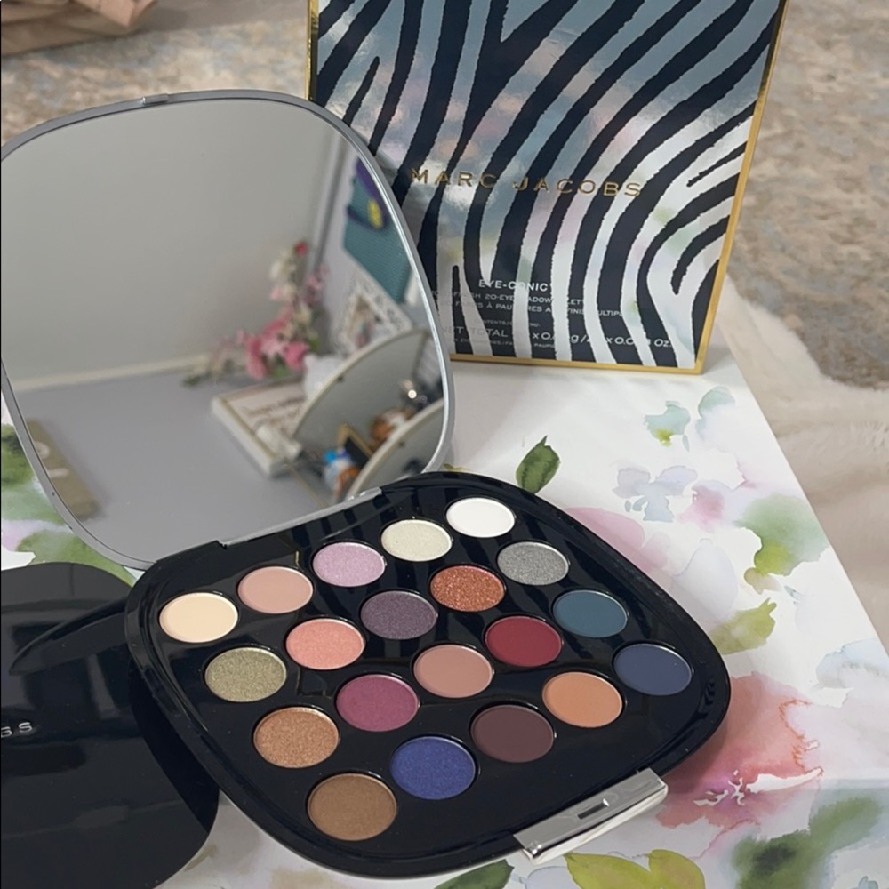🌻Marc jacobs 20 EYESHADOW Pallet 🌻